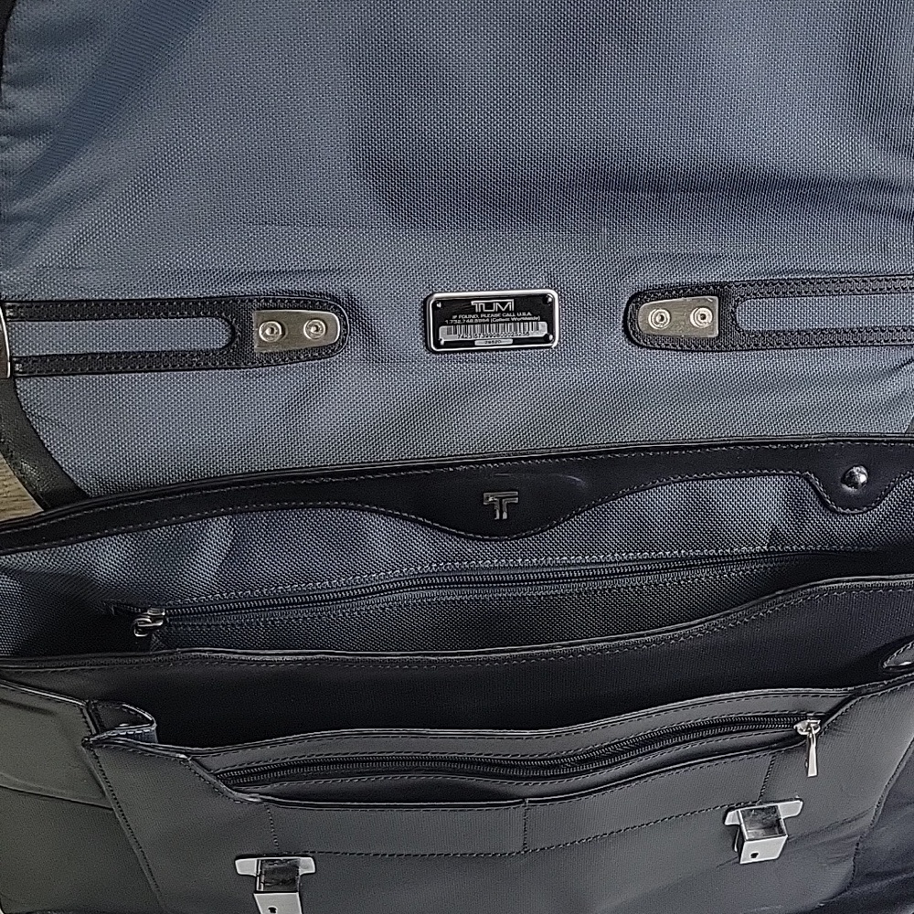Tumi 2952D Formula Leather Briefcase Bag Business work Bag - Picture 15 of 16